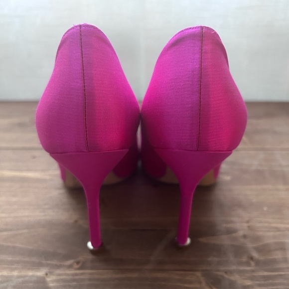 MANOLO BLAHNIK “HANGISI” Fuchsia Satin Jewel Buckle Pumps-Size 6 (AUTHENTICATED) - Picture 8 of 16